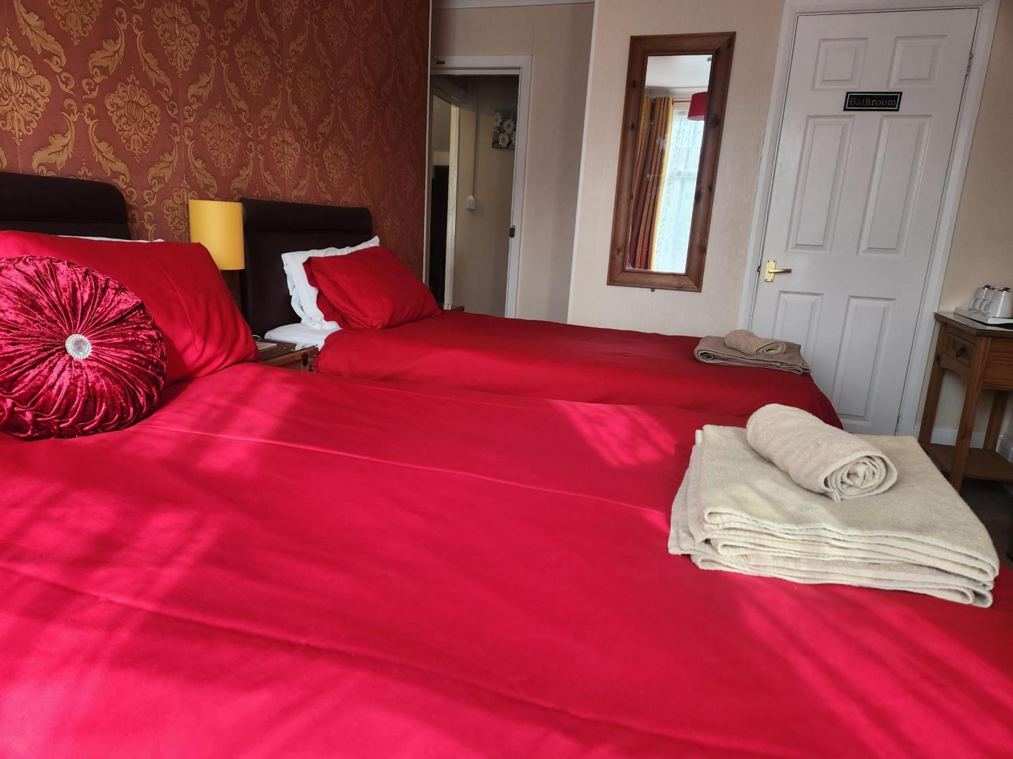 Twin Palms Guesthouse Great Yarmouth Exterior foto