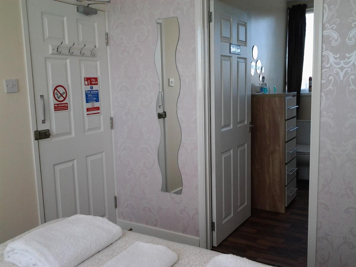 Twin Palms Guesthouse Great Yarmouth Exterior foto